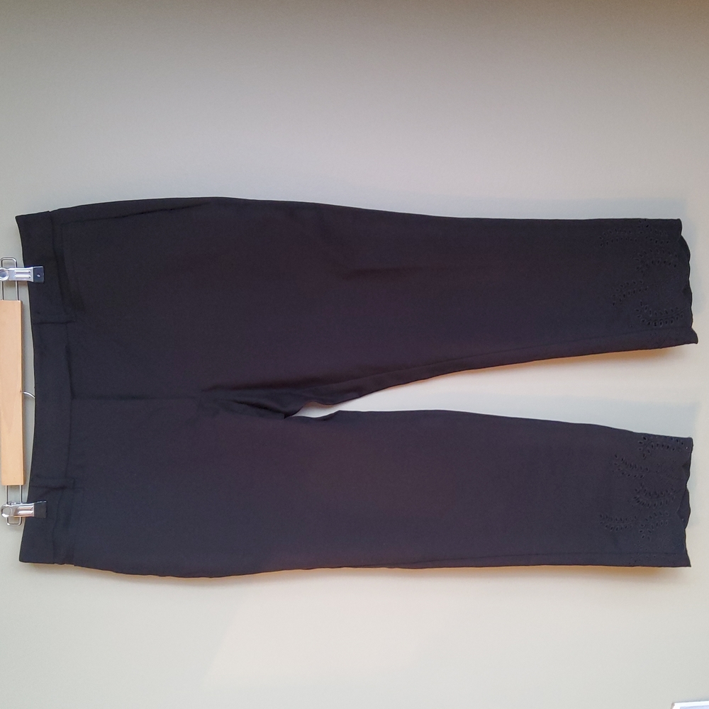 White House Black Market size 12 cropped pants